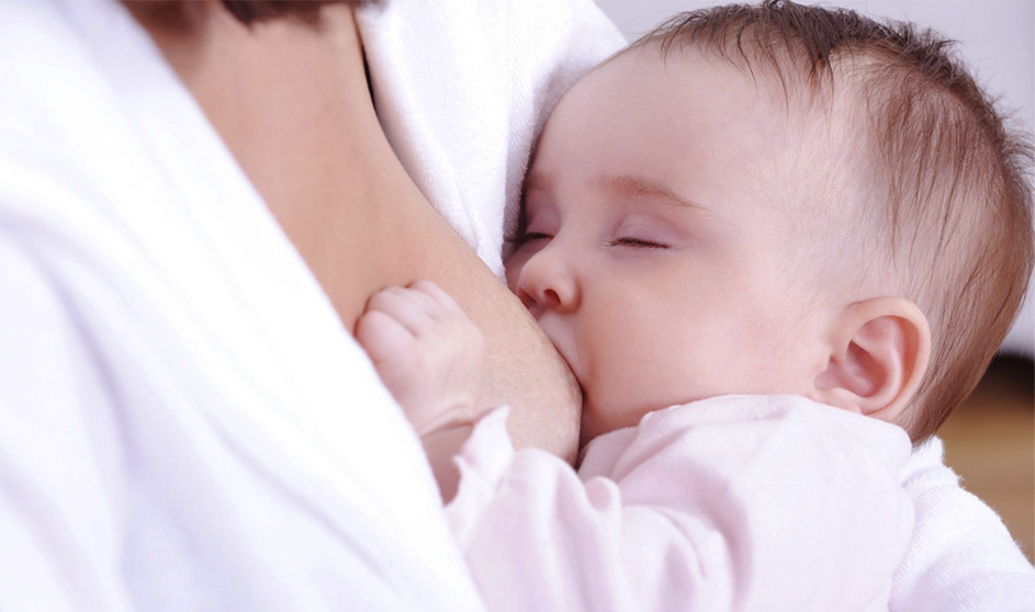 Сколько кормить ребенка грудью